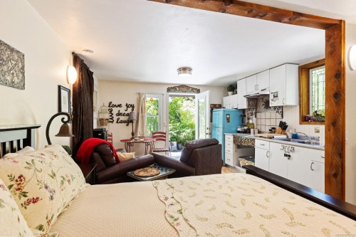 2470 North End Rd, Salt Spring, BC 