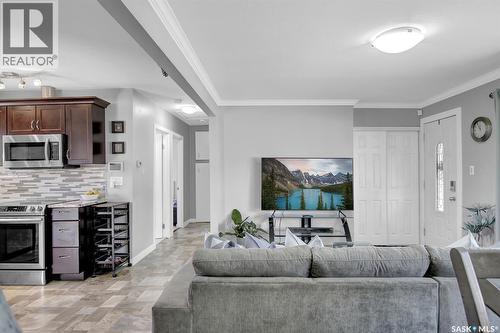 5513 4Th Avenue, Regina, SK - Indoor