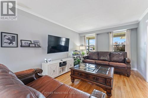 1809 Chopin Place, Ottawa, ON - Indoor Photo Showing Living Room