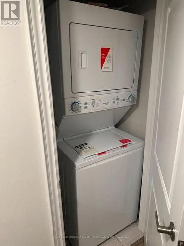 2514 Florentine Place, Pickering, ON - Indoor Photo Showing Laundry Room