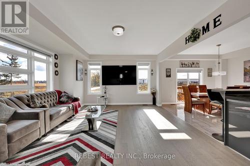 130 Hitchman Street, Brant, ON - Indoor Photo Showing Living Room