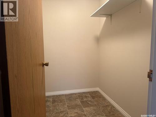 207 1808 Eaglesham Avenue, Weyburn, SK - Indoor