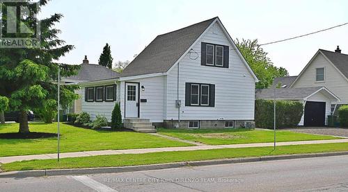 52 WOODWORTH AVENUE  St. Thomas, ON N5P 3J8