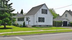 52 WOODWORTH AVENUE  St. Thomas, ON N5P 3J8