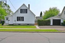 52 WOODWORTH AVENUE St. Thomas, ON N5P 3J8