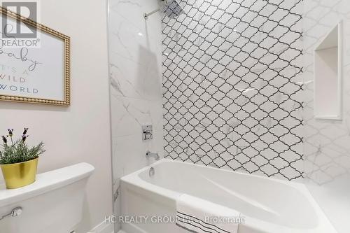 6077 Hillsdale Drive, Whitchurch-Stouffville, ON - Indoor Photo Showing Bathroom