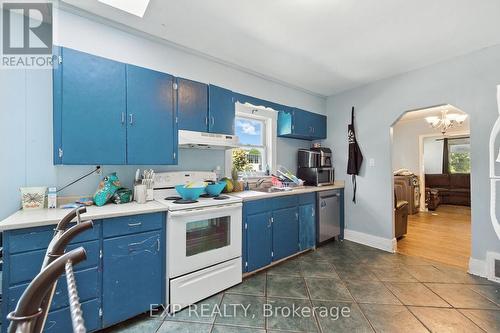 20 Barrington Avenue, London North (North N), ON - Indoor Photo Showing Kitchen