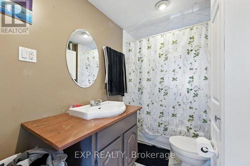 20 Barrington Avenue, London North (North N), ON - Indoor Photo Showing Bathroom
