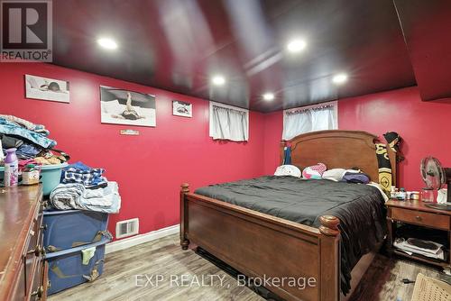 20 Barrington Avenue, London North (North N), ON - Indoor Photo Showing Bedroom