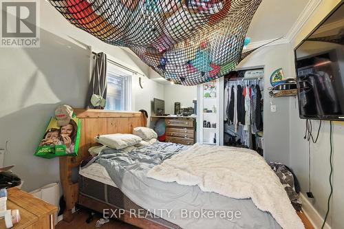 20 Barrington Avenue, London North (North N), ON - Indoor Photo Showing Bedroom