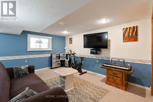 77 Bonaventure Drive, London East (East I), ON - Indoor