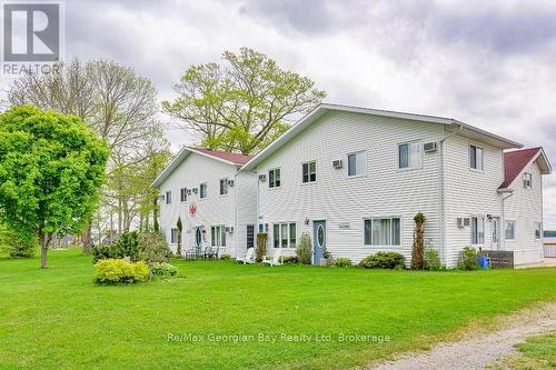 Beach Chalet #3 - 1230 Grandview Lodge Road, Severn, ON - Outdoor