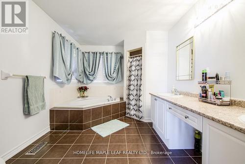535 Wansbrough Way, Shelburne, ON - Indoor Photo Showing Bathroom