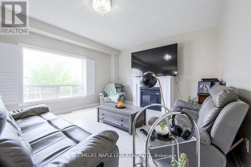 535 Wansbrough Way, Shelburne, ON - Indoor Photo Showing Living Room With Fireplace