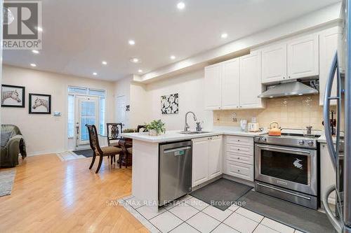 3452 Eglinton Avenue W, Mississauga, ON - Indoor Photo Showing Kitchen With Upgraded Kitchen