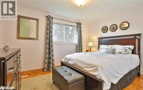 2100 Waycross Crescent, Mississauga, ON - Indoor Photo Showing Bedroom