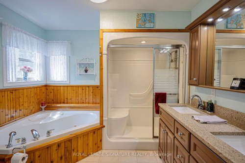 153 Stanley Road, Kawartha Lakes, ON - Indoor Photo Showing Bathroom