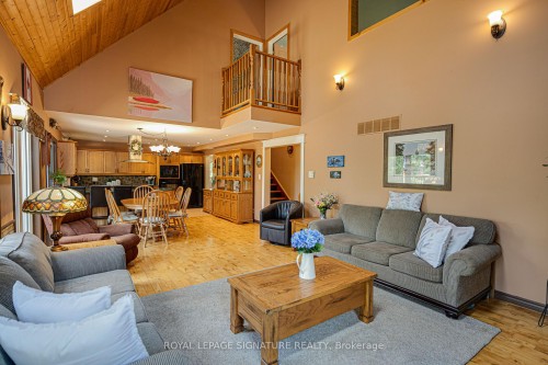 153 Stanley Road, Kawartha Lakes, ON - Indoor Photo Showing Living Room