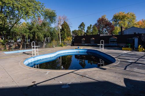 Pool - 4888Z Rue Lake, Dollard-Des-Ormeaux, QC 