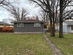 680 Patricia AVE  Winnipeg, MB R3T 3A6