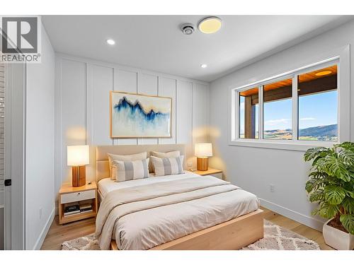 8928 Tavistock Road, Vernon, BC - Indoor Photo Showing Bedroom