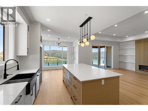 8928 Tavistock Road, Vernon, BC - Indoor Photo Showing Kitchen With Double Sink With Upgraded Kitchen