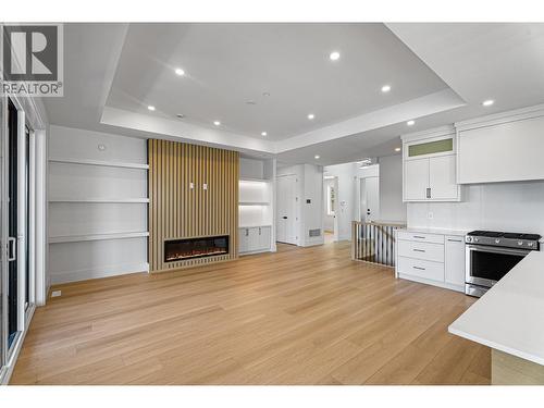 8928 Tavistock Road, Vernon, BC - Indoor Photo Showing Kitchen With Upgraded Kitchen