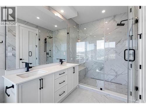 8928 Tavistock Road, Vernon, BC - Indoor Photo Showing Bathroom