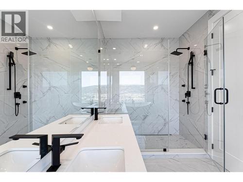 8928 Tavistock Road, Vernon, BC - Indoor Photo Showing Bathroom