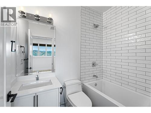8928 Tavistock Road, Vernon, BC - Indoor Photo Showing Bathroom