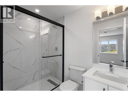 8928 Tavistock Road, Vernon, BC - Indoor Photo Showing Bathroom