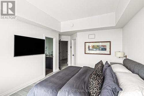 151 Winding Way, Ottawa, ON - Indoor Photo Showing Other Room