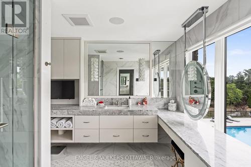 151 Winding Way, Ottawa, ON - Indoor Photo Showing Bathroom