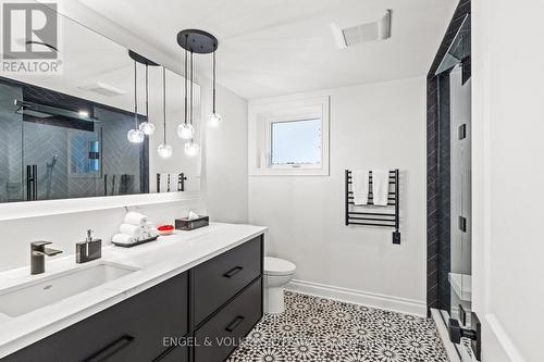 151 Winding Way, Ottawa, ON - Indoor Photo Showing Bathroom