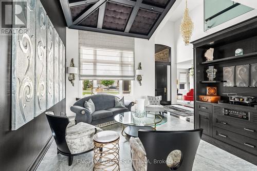 151 Winding Way, Ottawa, ON - Indoor Photo Showing Living Room