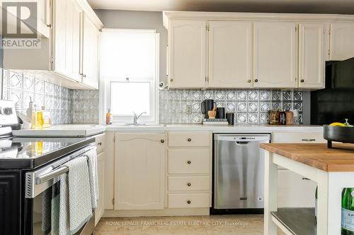 130 Hazlitt Street, Peterborough (Ashburnham Ward 4), ON - Indoor Photo Showing Kitchen