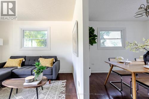 130 Hazlitt Street, Peterborough (Ashburnham Ward 4), ON - Indoor Photo Showing Living Room