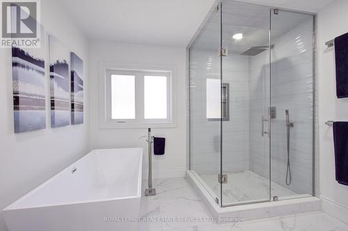 1079 Skyvalley Crescent, Oakville, ON - Indoor Photo Showing Bathroom