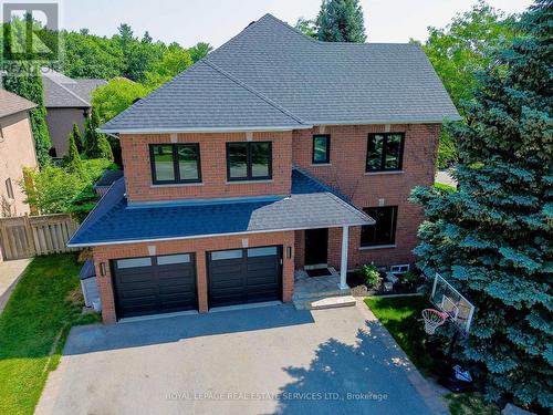 1079 Skyvalley Crescent, Oakville, ON - Outdoor