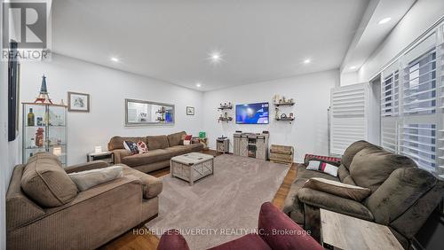 38 Mcgovern Lane, Brant, ON - Indoor Photo Showing Living Room