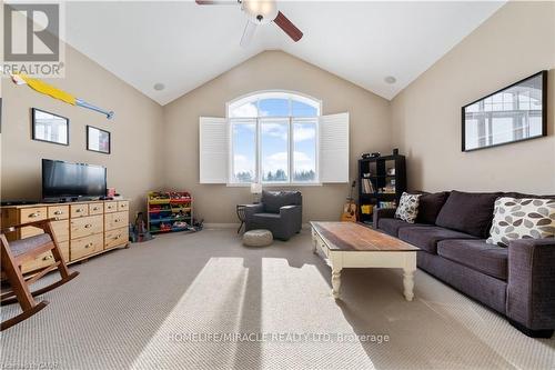 281 Doon South Drive, Kitchener, ON - Indoor Photo Showing Living Room