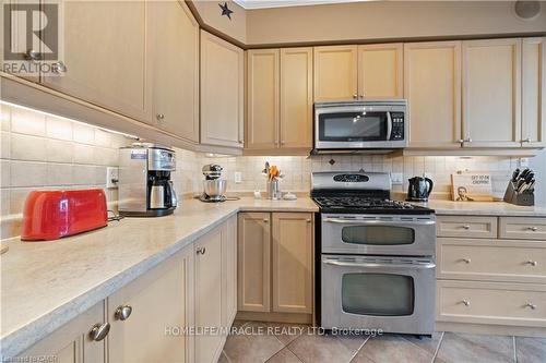 281 Doon South Drive, Kitchener, ON - Indoor Photo Showing Kitchen