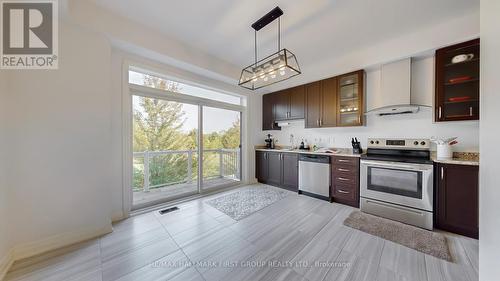 2 - 384 Arctic Red Drive, Oshawa, ON - Indoor Photo Showing Kitchen