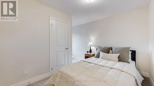 2 - 384 Arctic Red Drive, Oshawa, ON - Indoor Photo Showing Bedroom