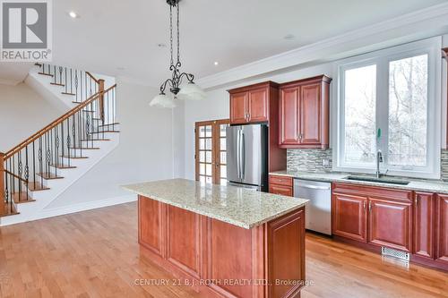 16 Gray Lane, Barrie, ON - Indoor Photo Showing Kitchen