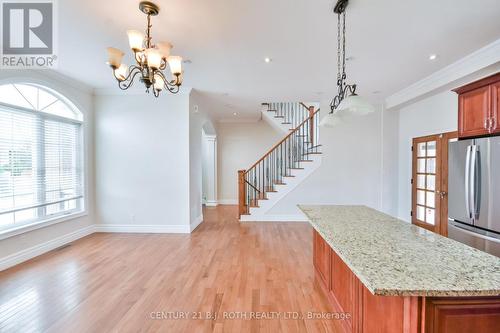 16 Gray Lane, Barrie, ON - Indoor Photo Showing Kitchen