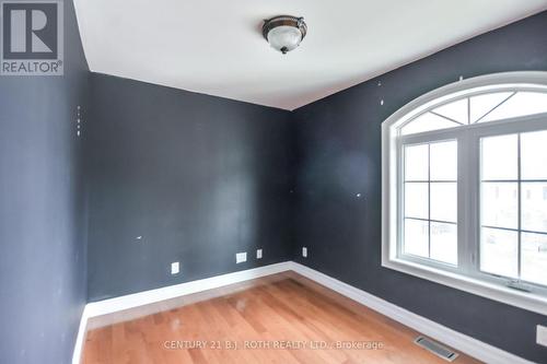 16 Gray Lane, Barrie, ON - Indoor Photo Showing Other Room