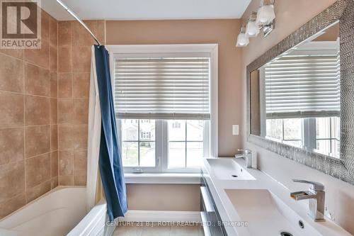 16 Gray Lane, Barrie, ON - Indoor Photo Showing Bathroom