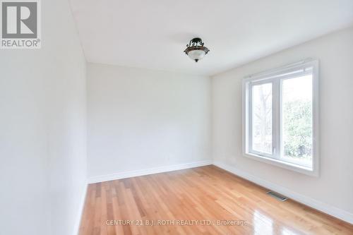 16 Gray Lane, Barrie, ON - Indoor Photo Showing Other Room