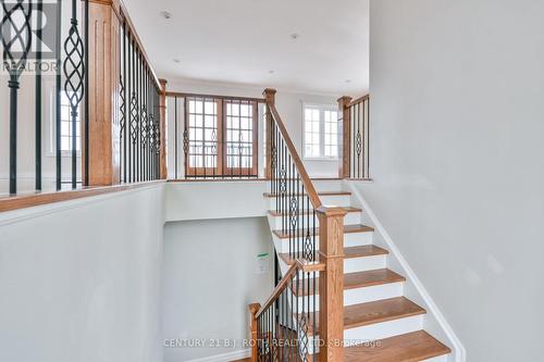 16 Gray Lane, Barrie, ON - Indoor Photo Showing Other Room